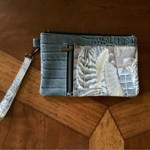 NWOT Blue Wristlet/Clutch Purse sz M